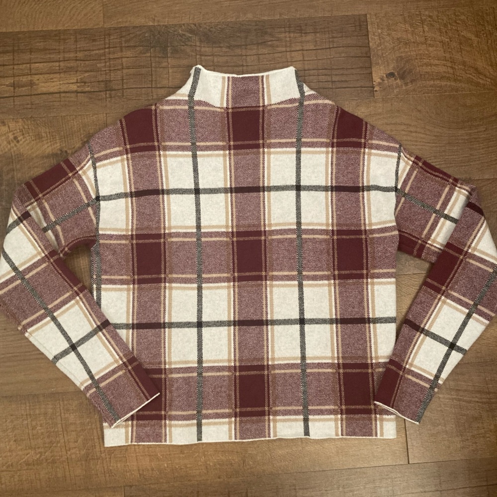 Tahari Burgundy and Cream Plaid Mock Neck Jacquard Knit Sweater EUC Women’s S